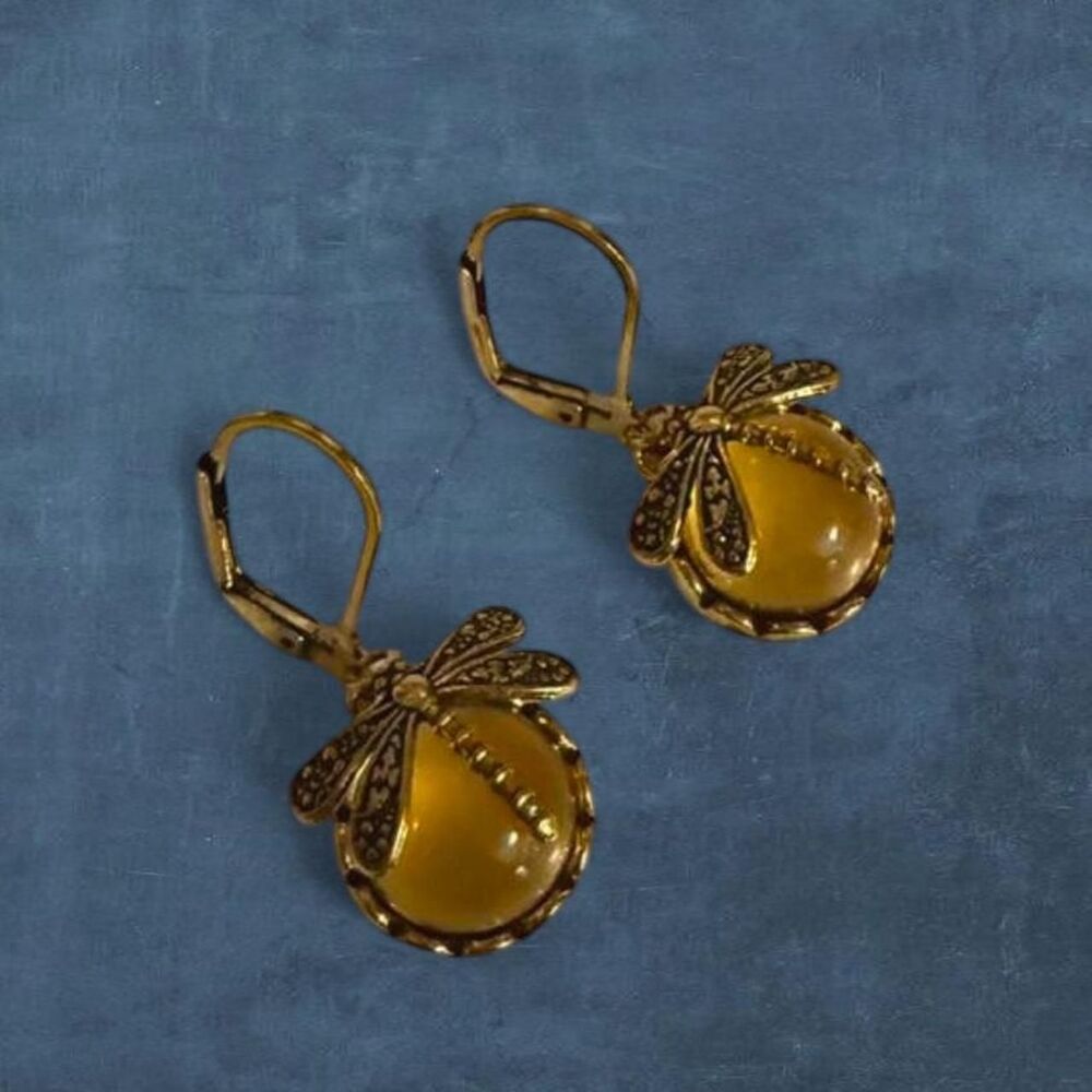 ꧁ᬊᬁ sweetest whimsical dragonfly iridescent hoop earrings ᬊ᭄꧂